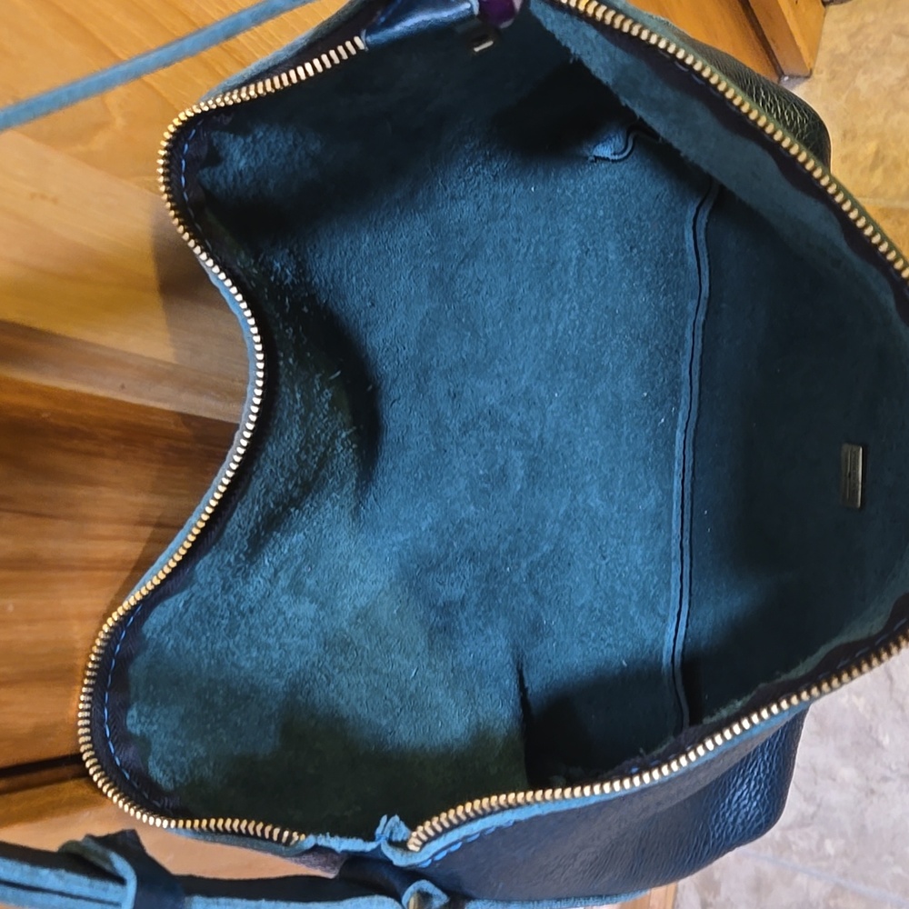Portland Leather Lagoon  Shoulder Bag - Picture 5 of 8